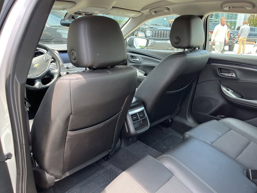 Used 2016 Chevrolet Impala LT FWD image 8
