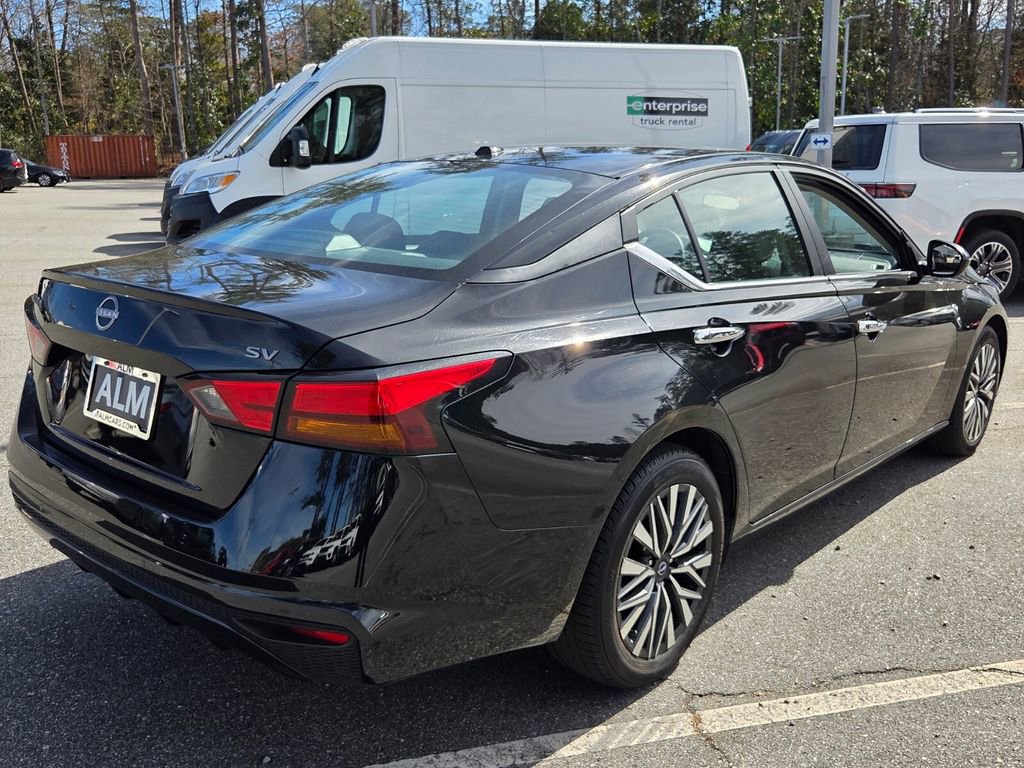 Used 2024 Nissan Altima 2.5 SV image 12