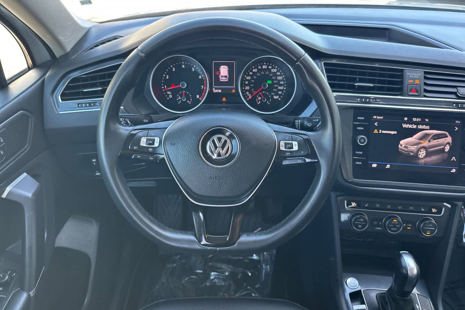 Used 2020 Volkswagen Tiguan SE AWD/4WD image 16