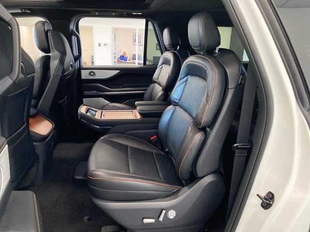 New 2027 Lincoln Navigator L Black Label AWD/4WD image 12