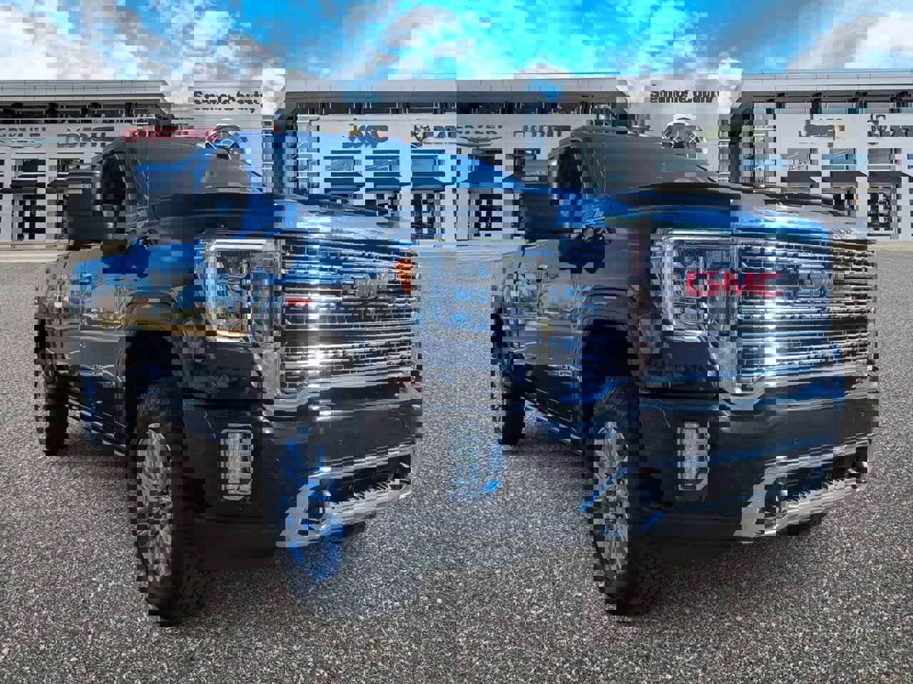 Used 2022 GMC Sierra 2500 Denali w/ Denali Ultimate Package image 2