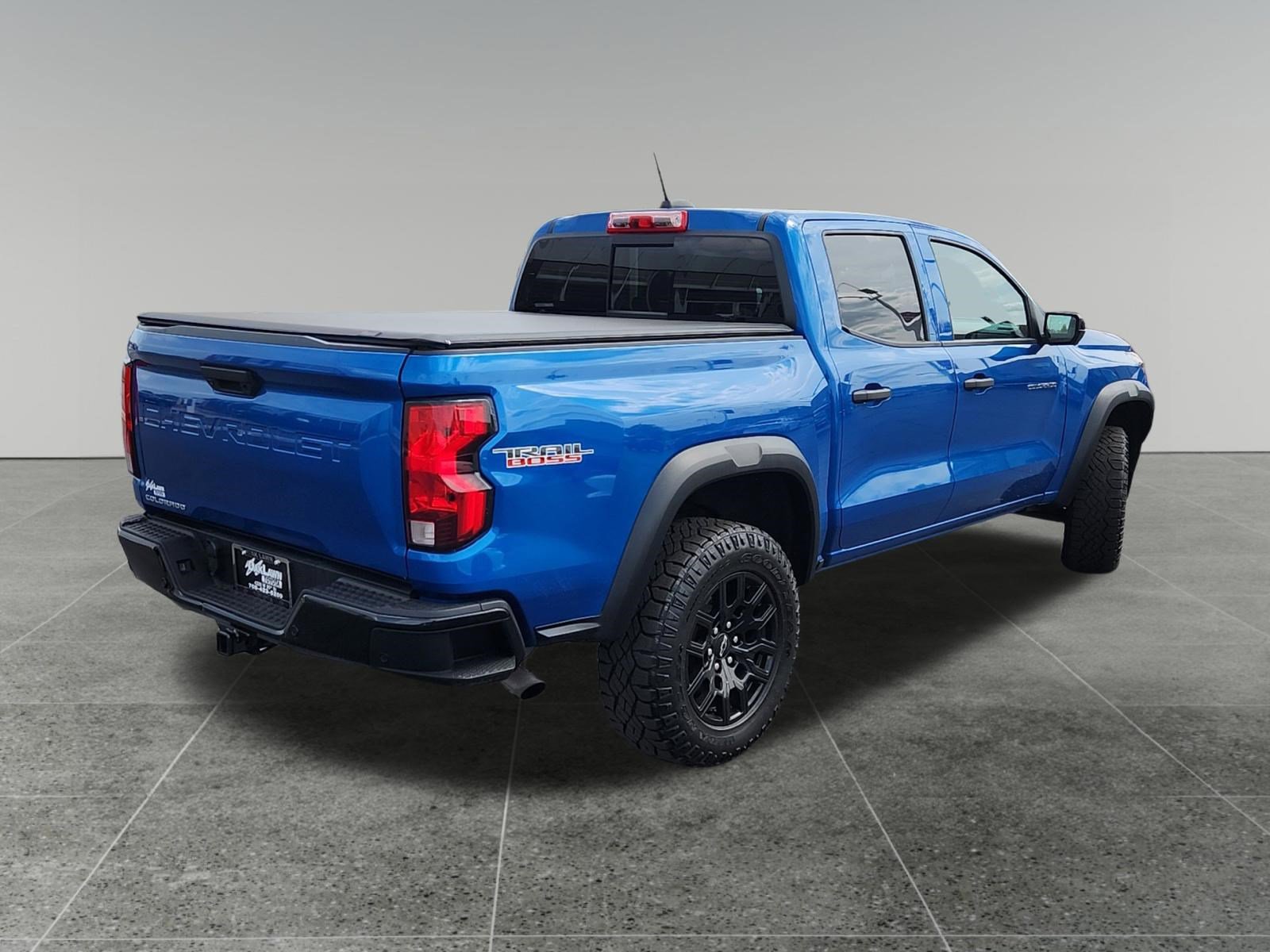 Used 2023 Chevrolet Colorado Trail Boss w/ Technology Package AWD/4WD image 7