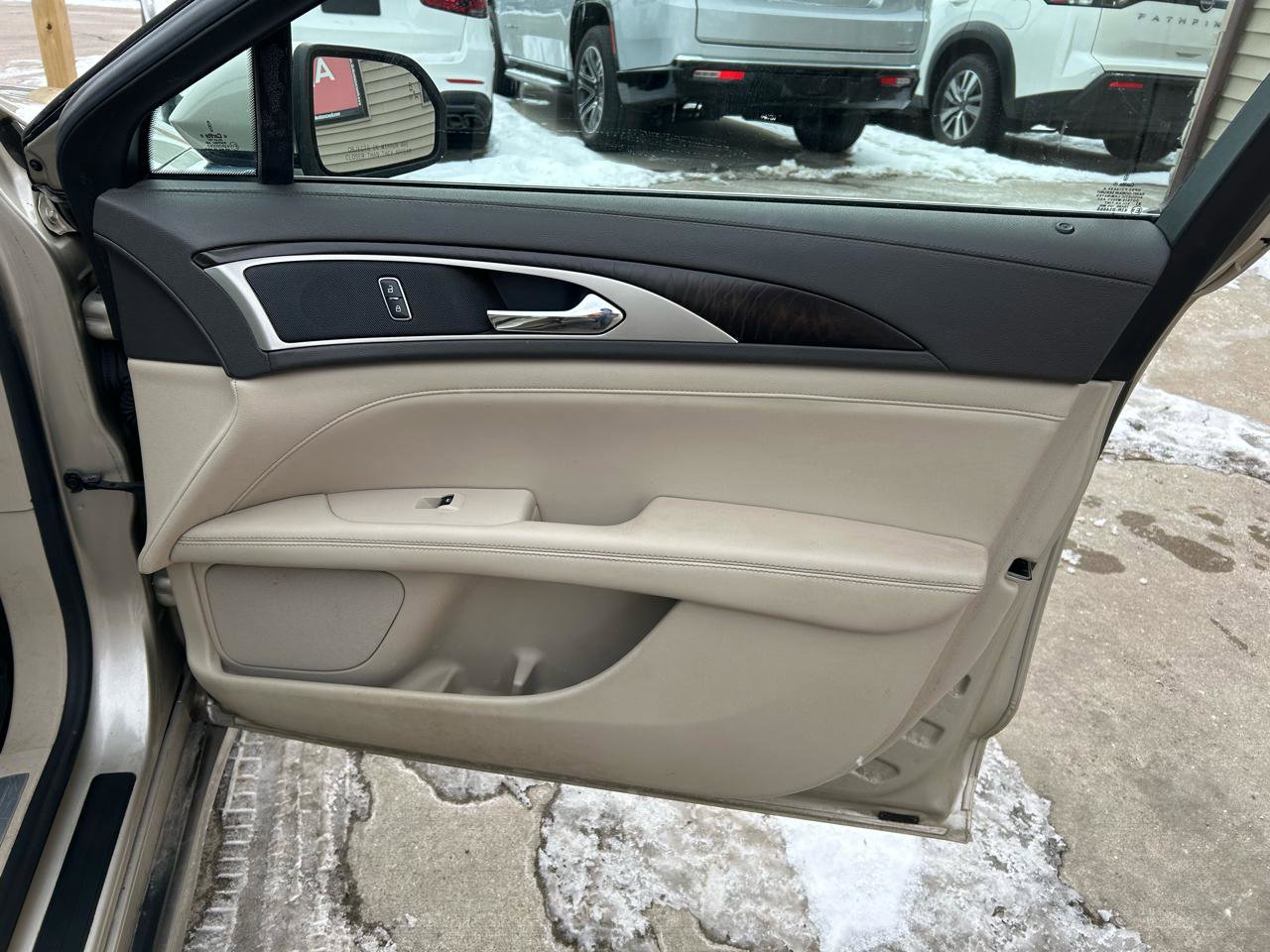 Used 2017 Lincoln MKZ Reserve w/ Climate Package image 16