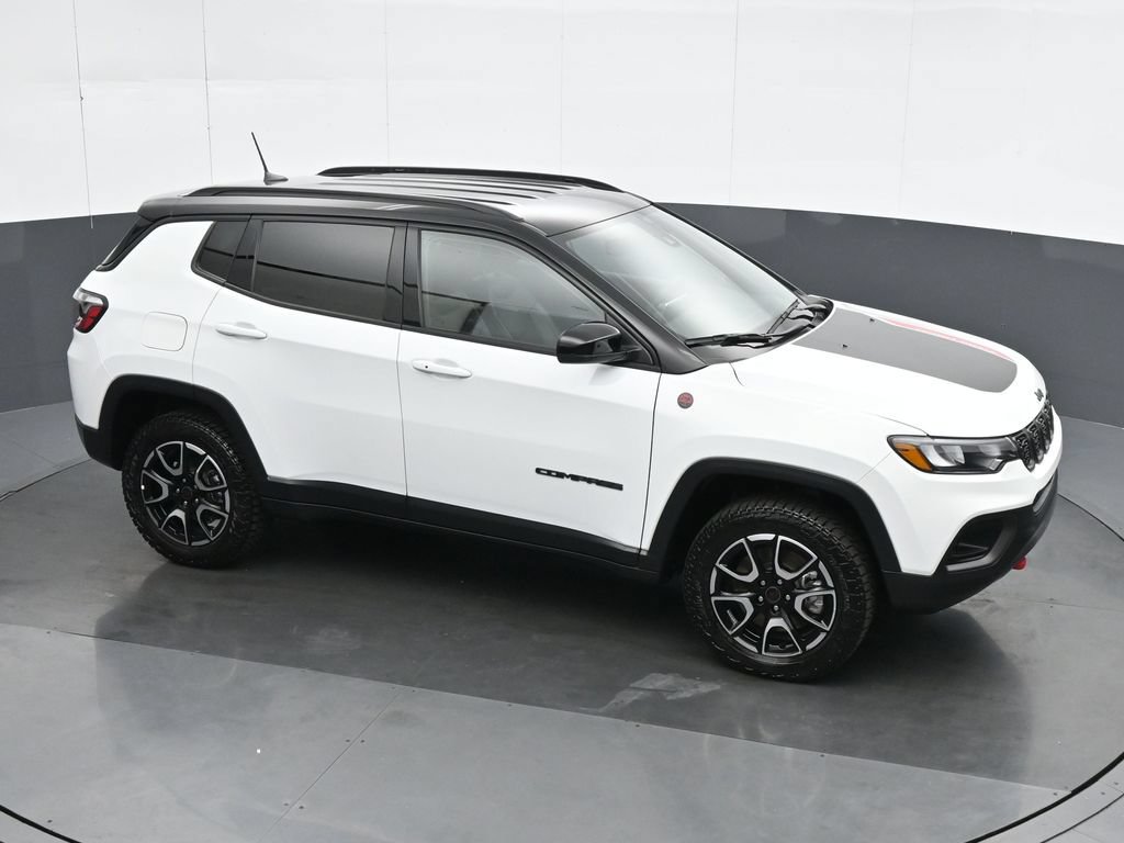Used 2026 Jeep Compass Trailhawk AWD/4WD image 27