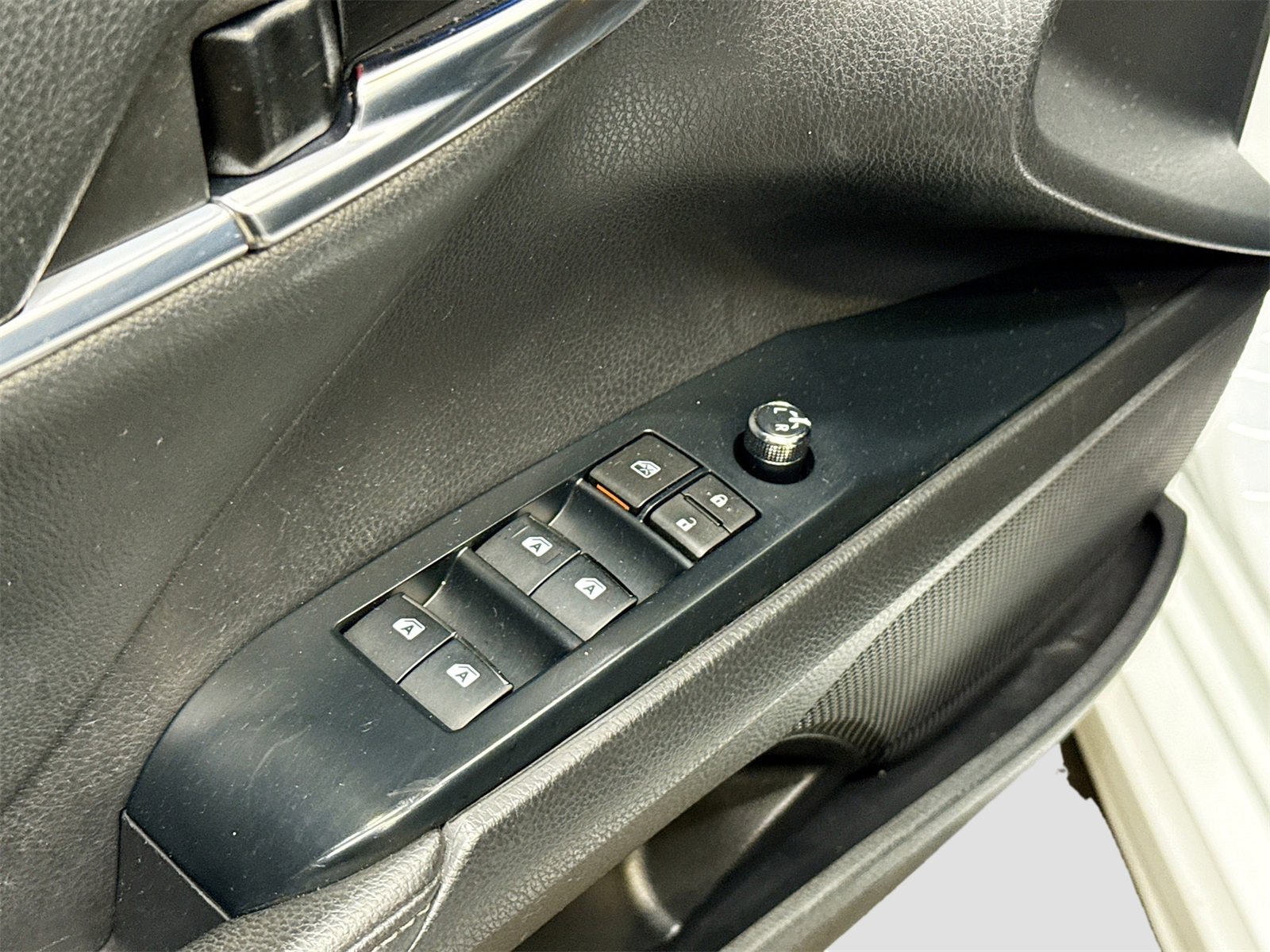 Used 2020 Toyota Camry XSE image 18