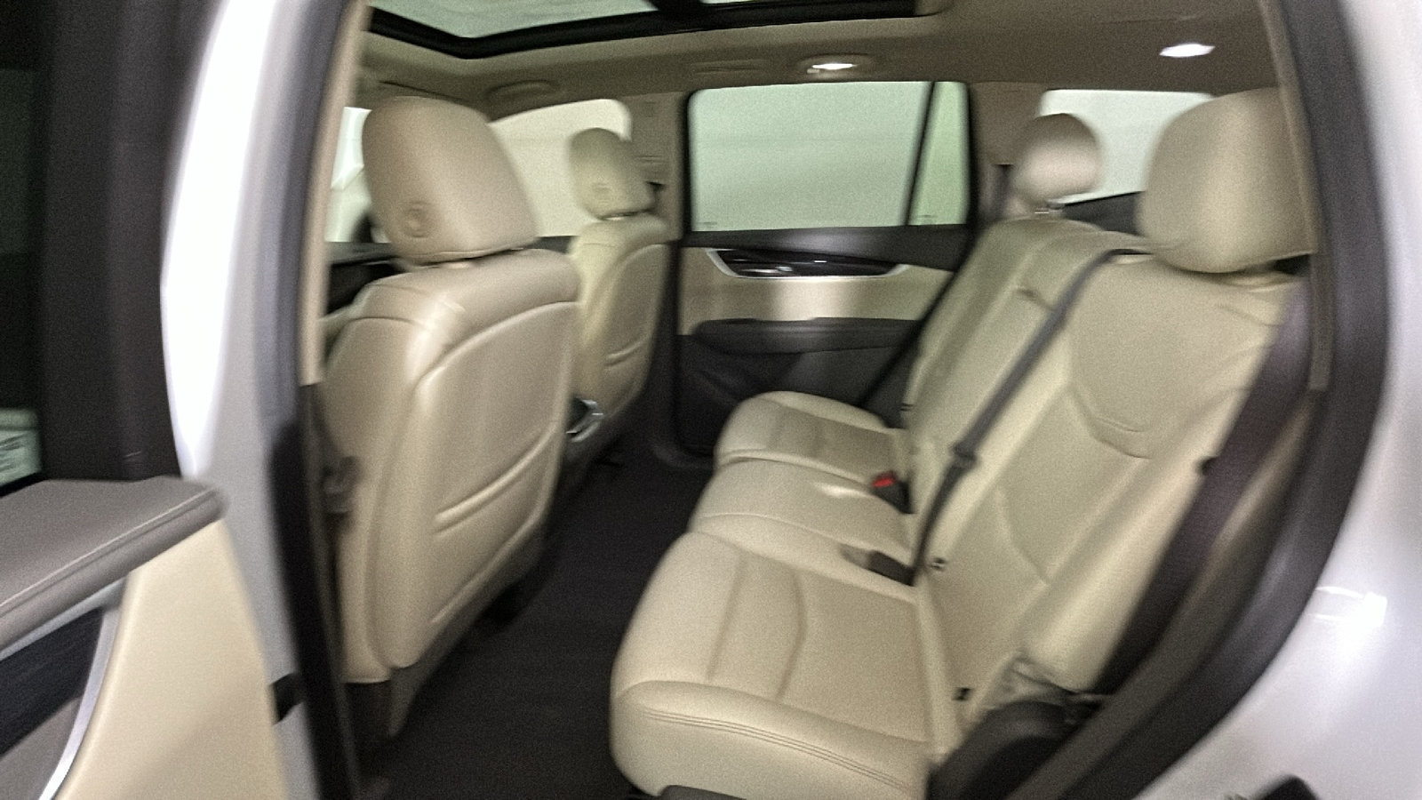 Used 2021 Cadillac XT6 Premium Luxury AWD/4WD image 32
