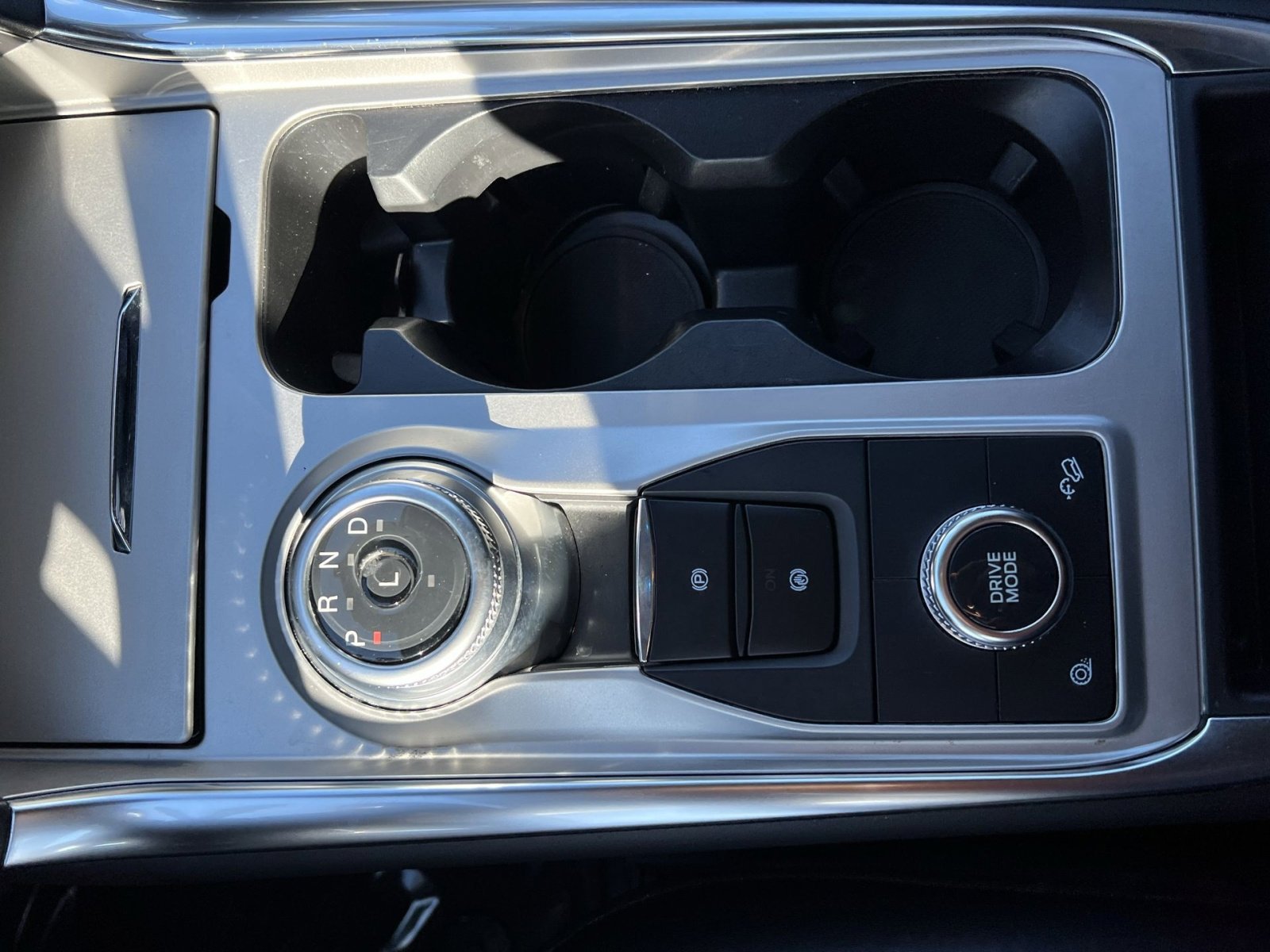 Certified 2022 Ford Explorer XLT w/ Equipment Group 202A image 21