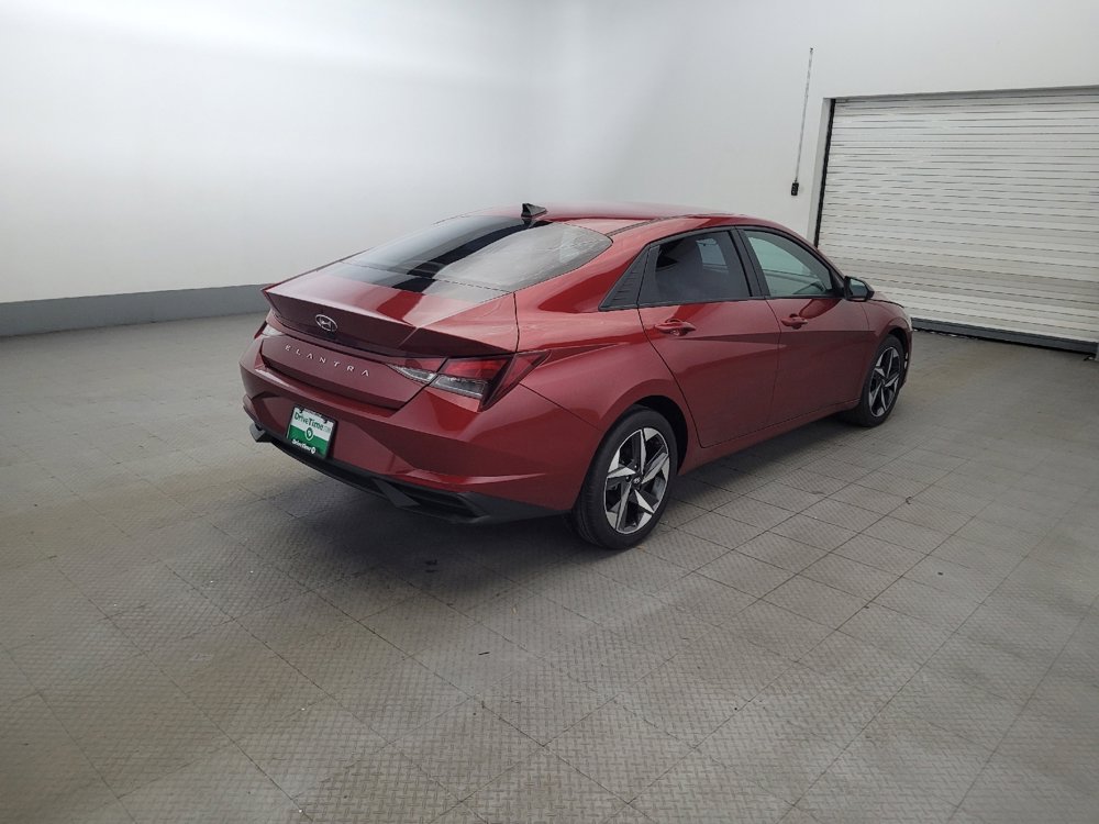 Used 2023 Hyundai Elantra SEL w/ Convenience Package FWD image 9