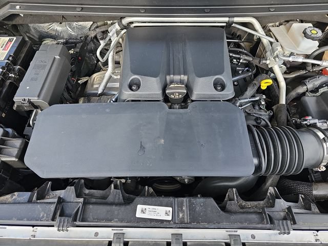 Used 2024 Chevrolet Colorado Z71 w/ Z71 Convenience Package 2 AWD/4WD image 32