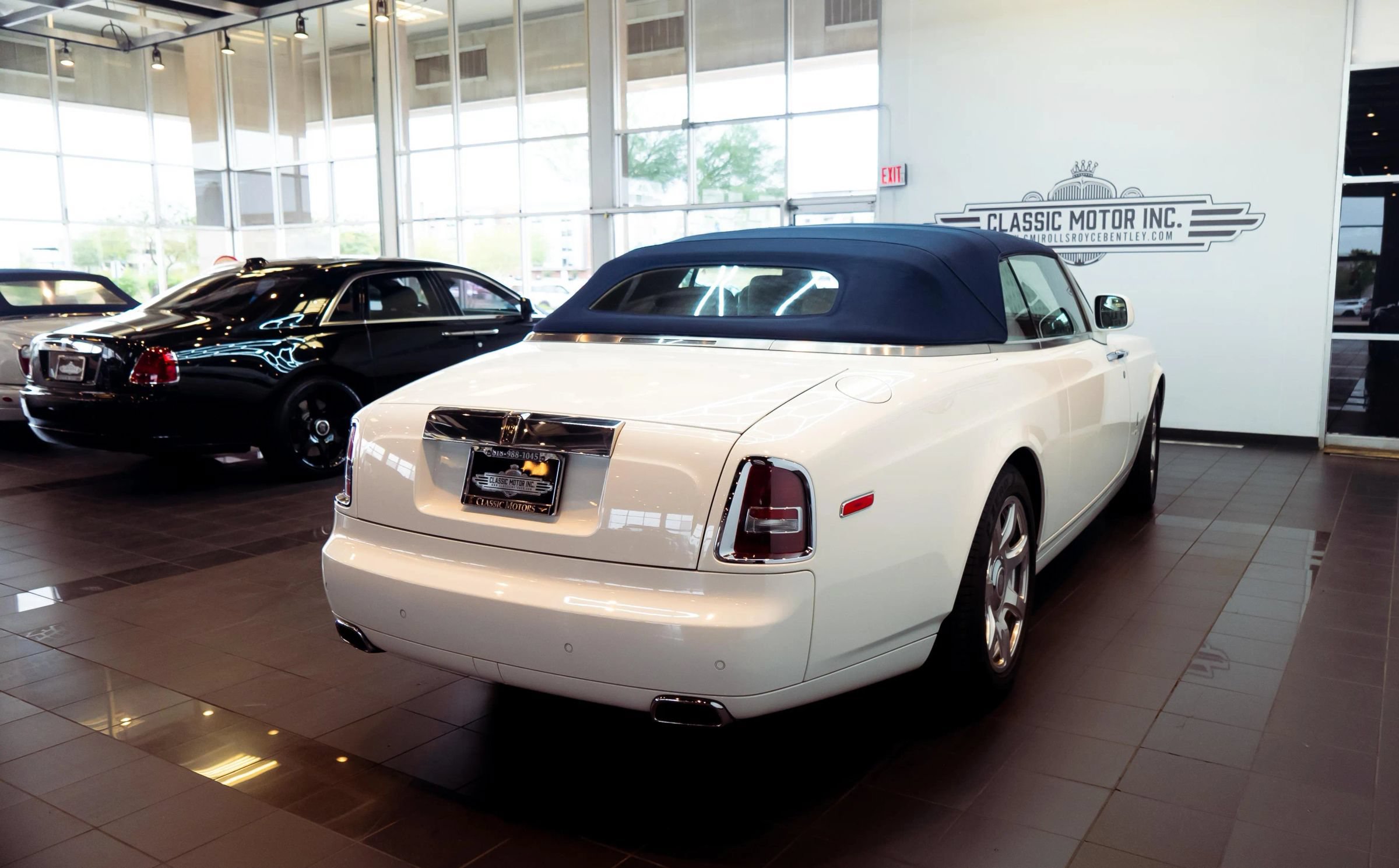 Used 2011 Rolls-Royce Phantom Drophead Coupe RWD image 15