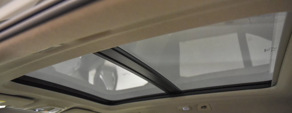 Used 2024 Volvo XC40 B5 Plus image 4