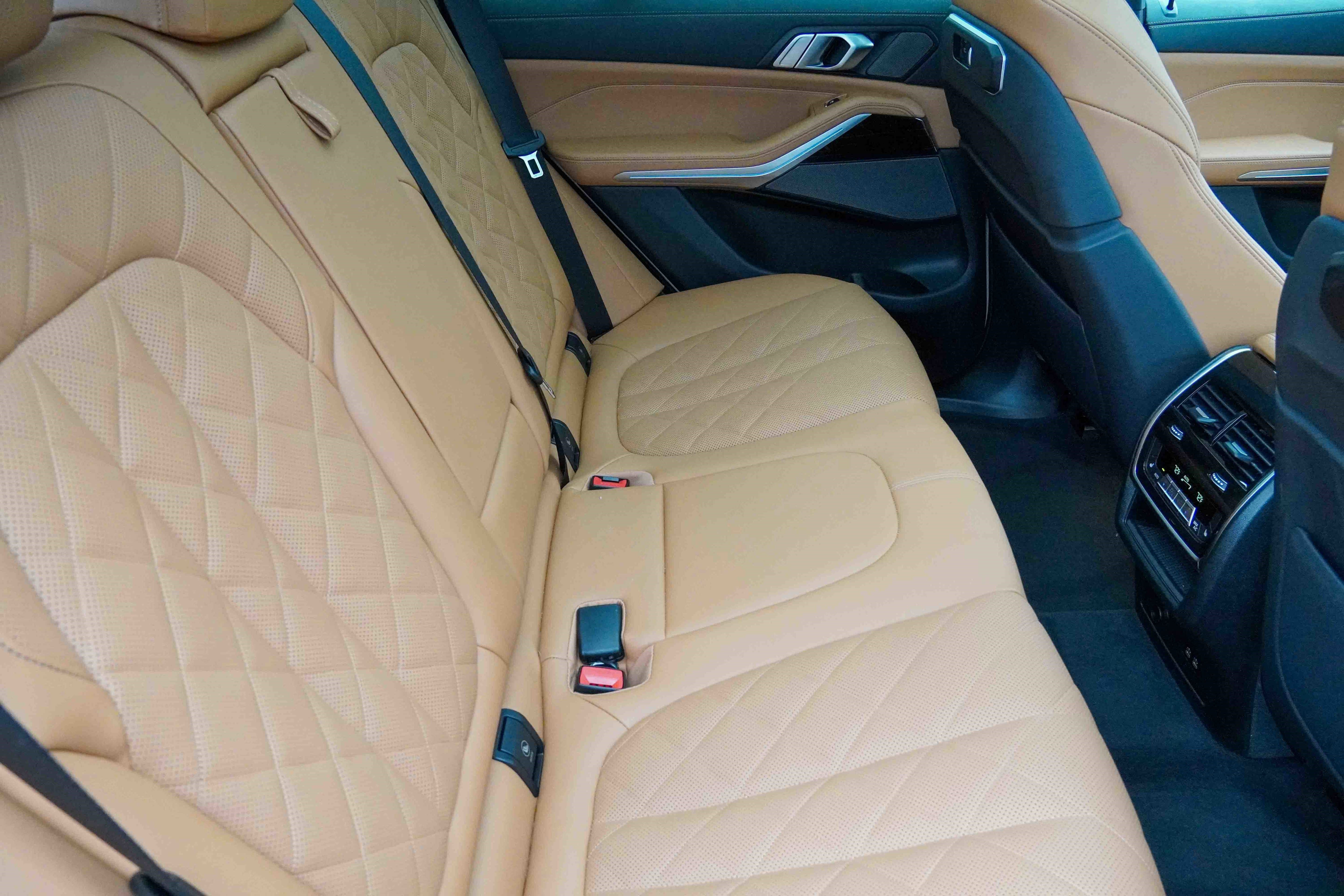 Certified 2025 BMW X5 xDrive40i w/ Climate Comfort Package image 37