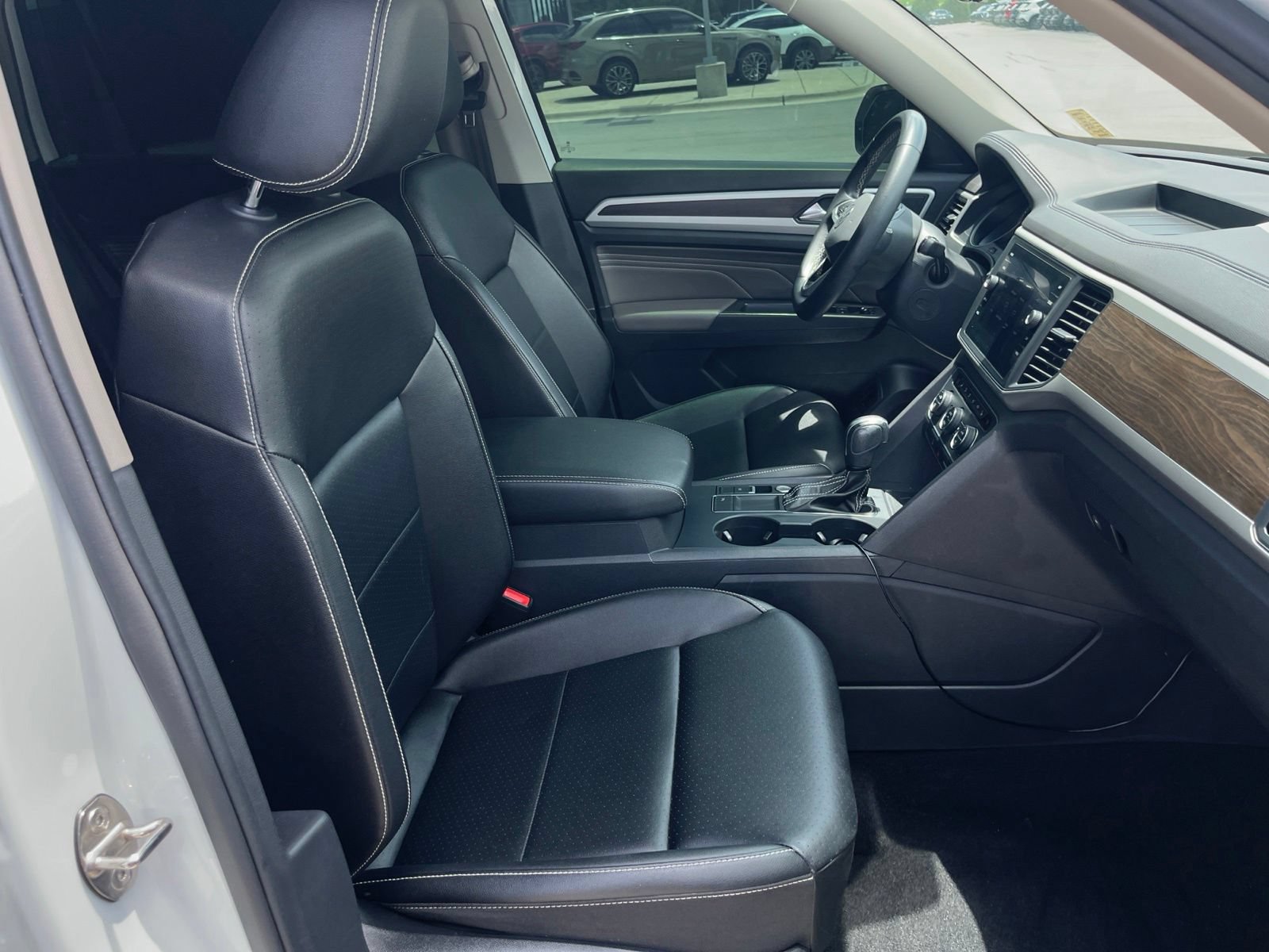 Used 2021 Volkswagen Atlas SE w/ Towing Package FWD image 39