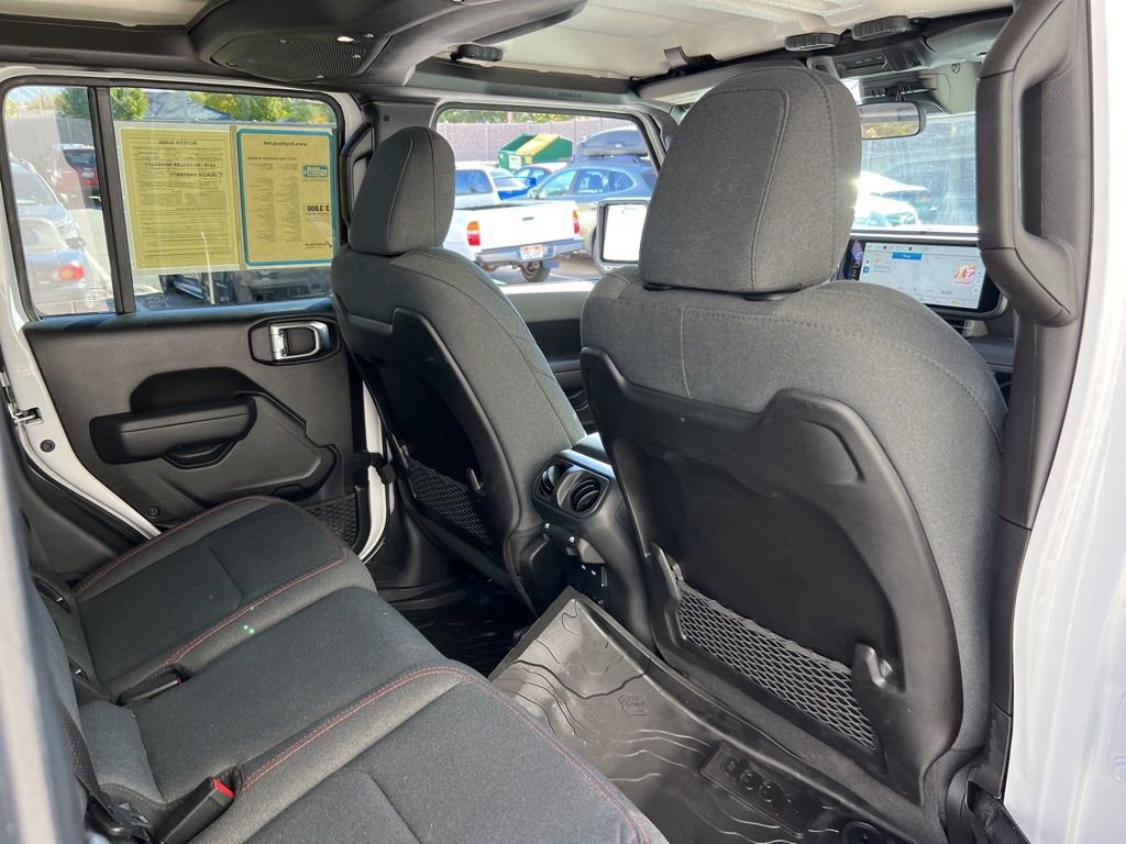 Certified 2025 Jeep Gladiator Rubicon w/ Convenience Group image 24