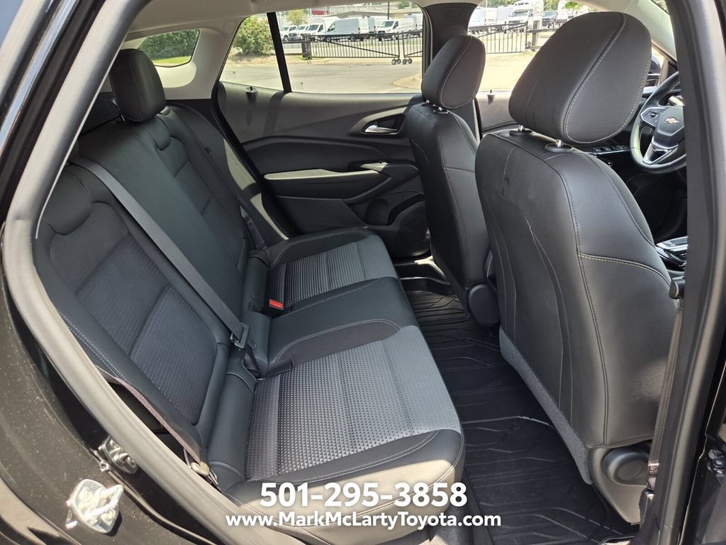 Used 2025 Chevrolet Trax LT w/ Driver Confidence Package FWD image 14