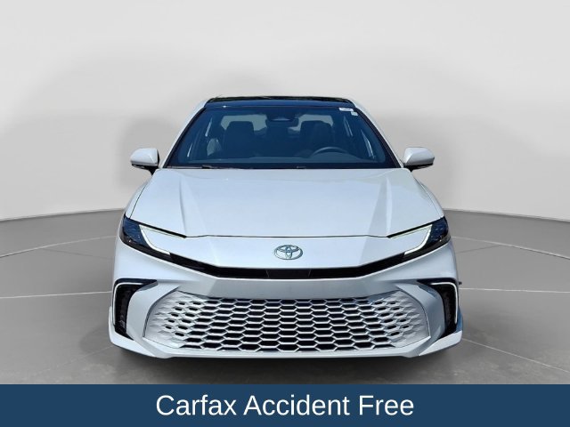 Used 2025 Toyota Camry XSE FWD image 3