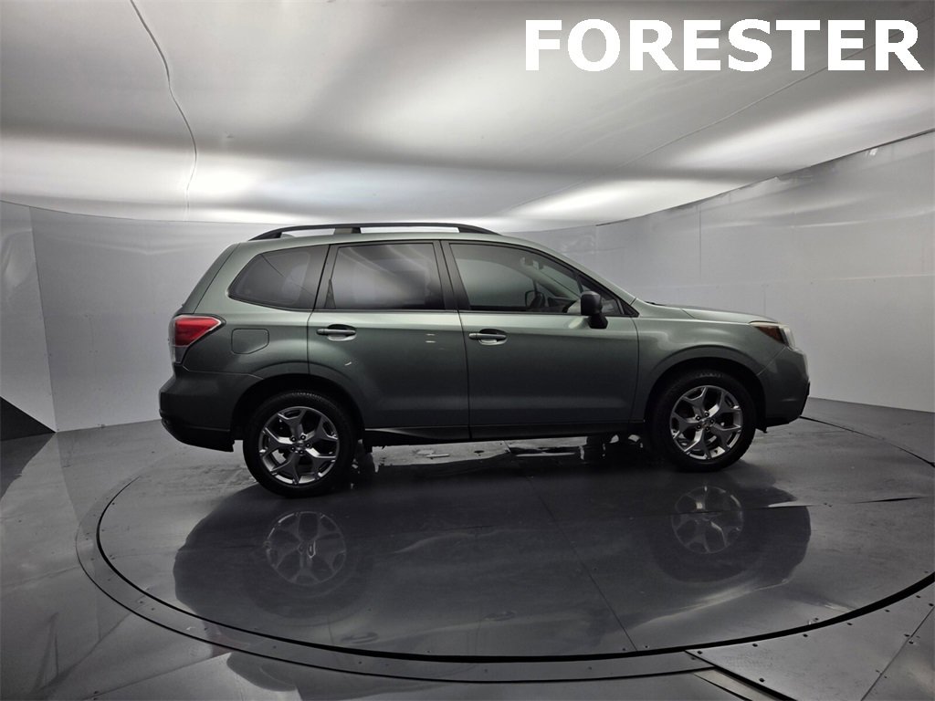 Used 2017 Subaru Forester 2.5i w/ Alloy Wheel Package image 11