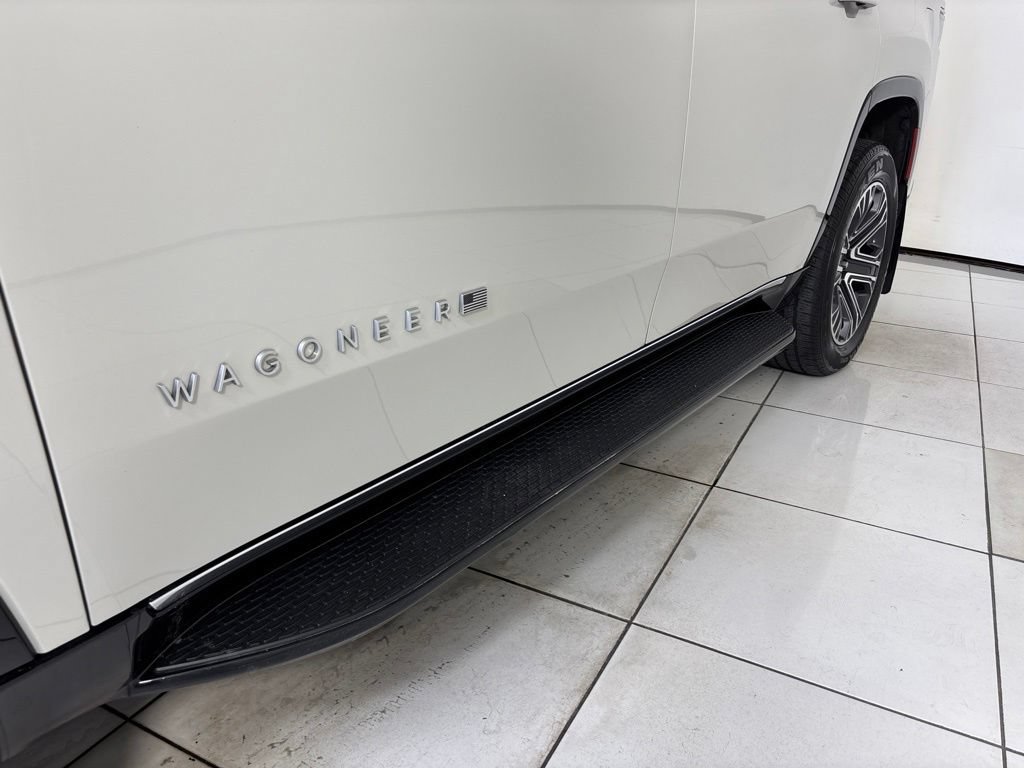 Used 2022 Jeep Wagoneer Series III w/ Convenience Group I AWD/4WD image 9