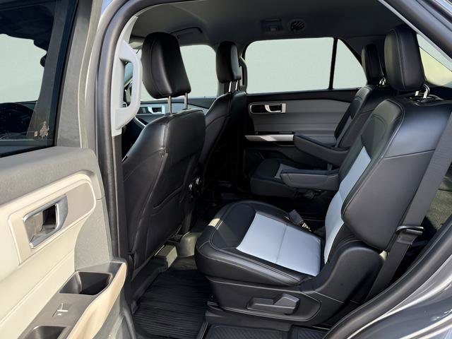 Used 2022 Ford Explorer XLT w/ Equipment Group 202A AWD/4WD image 5