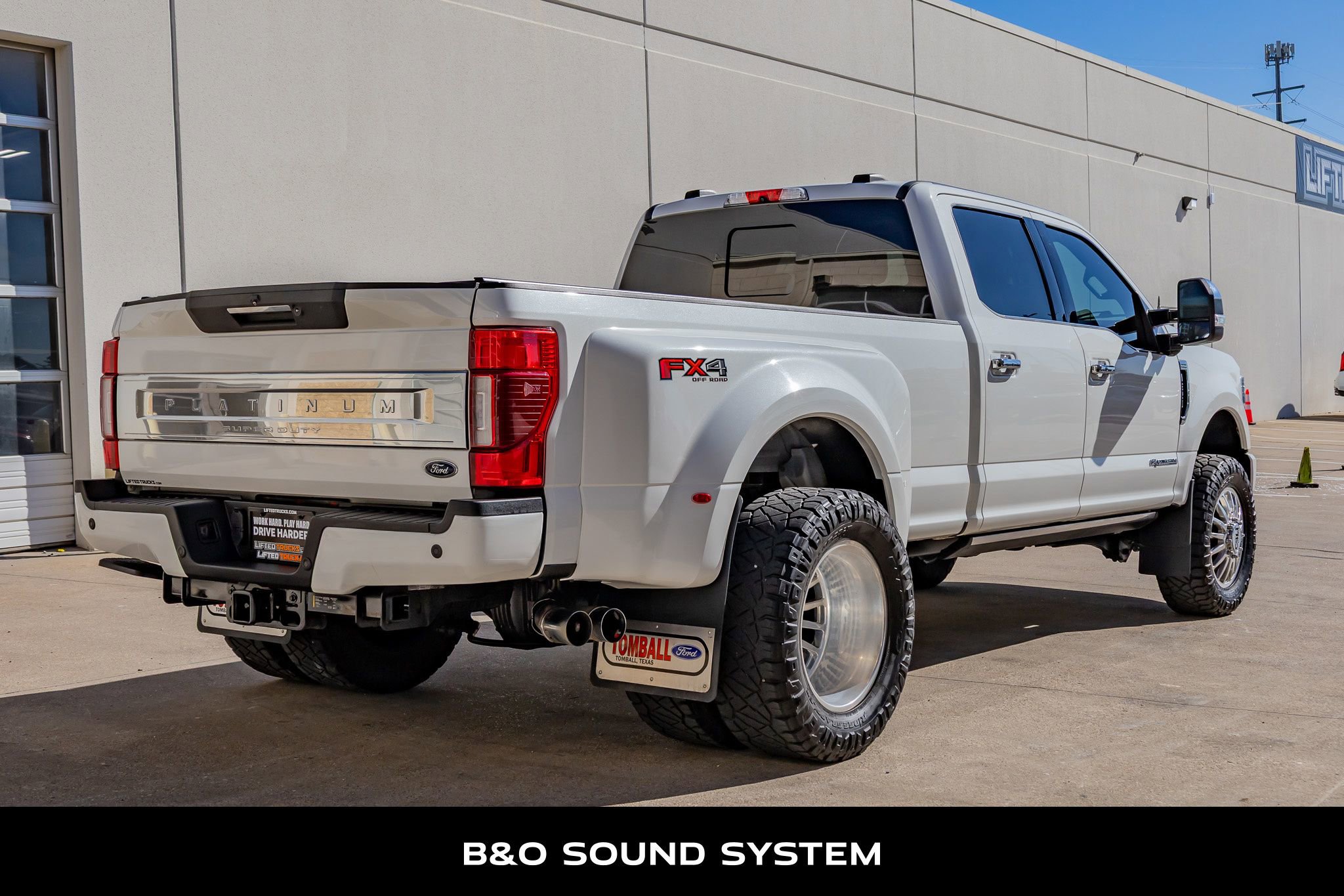 Used 2022 Ford F350 Platinum w/ FX4 Off-Road Package image 9