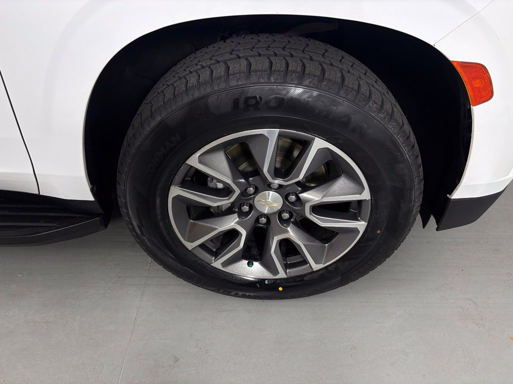 Used 2021 Chevrolet Suburban LT w/ Luxury Package AWD/4WD image 9