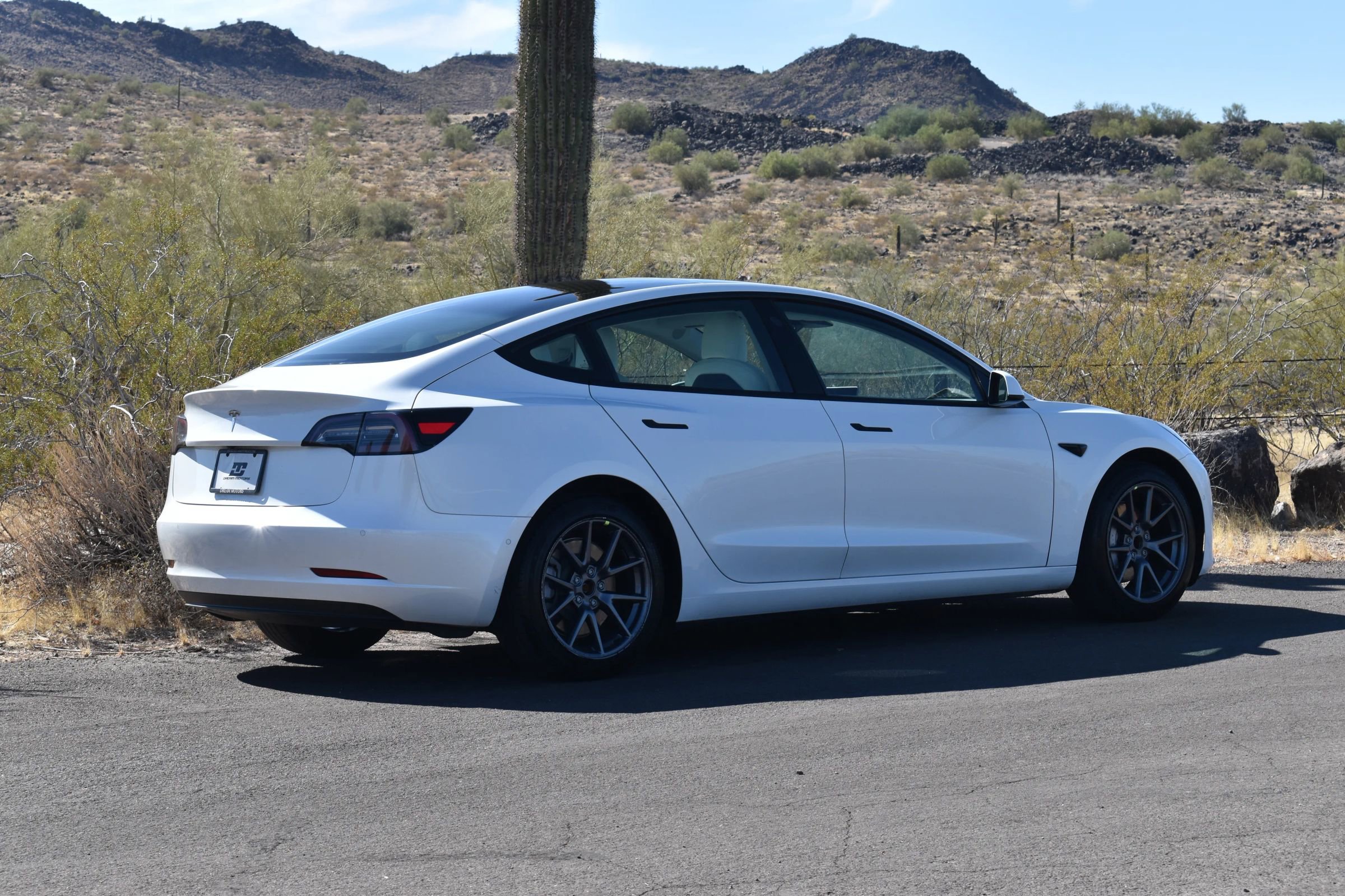 Used 2021 Tesla Model 3 Standard Range Plus image 8