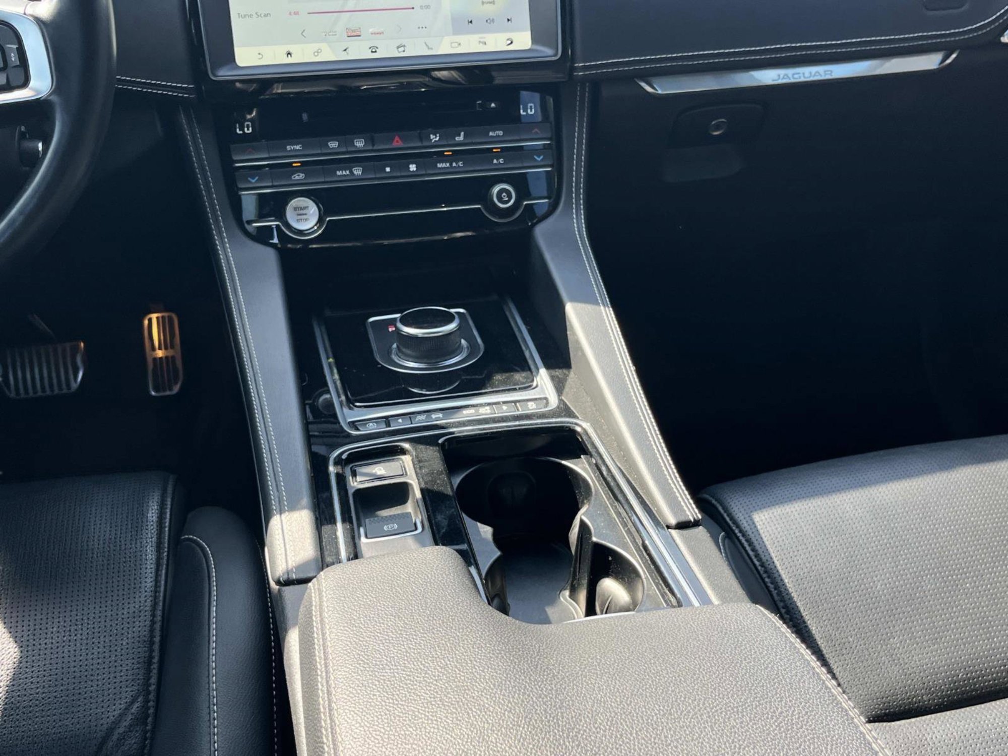 Used 2020 Jaguar F-PACE S AWD/4WD image 15
