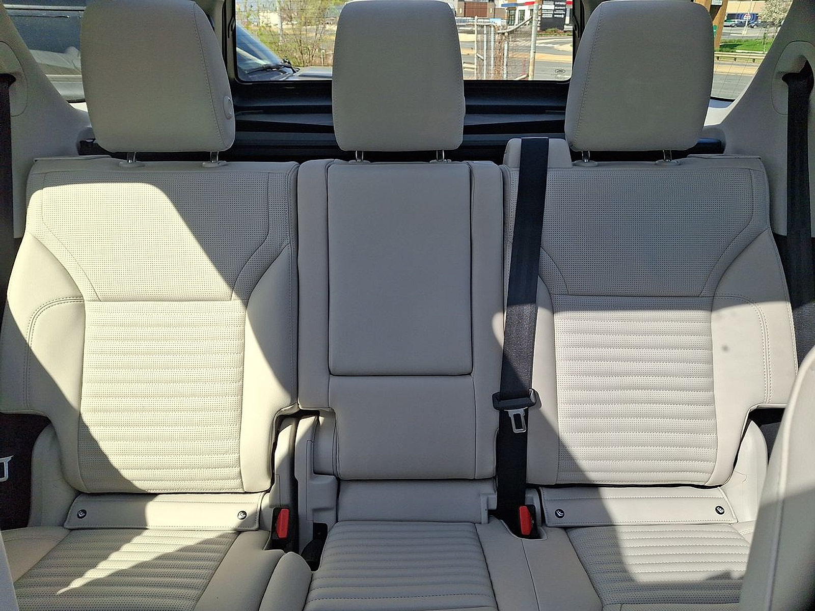 Certified 2026 Land Rover Discovery S AWD/4WD image 13