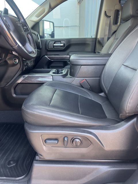 Used 2022 Chevrolet Silverado 2500 LTZ w/ LTZ Plus Package image 11