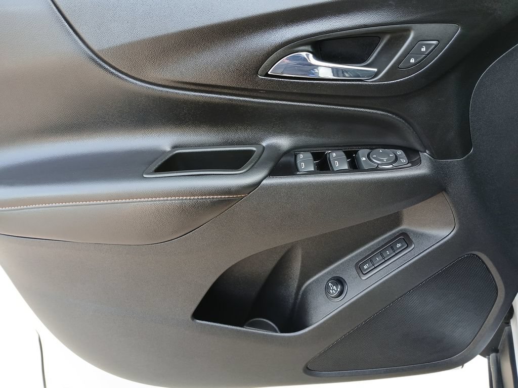 Certified 2022 Chevrolet Equinox Premier w/ LPO, Floor Liner Package FWD image 24