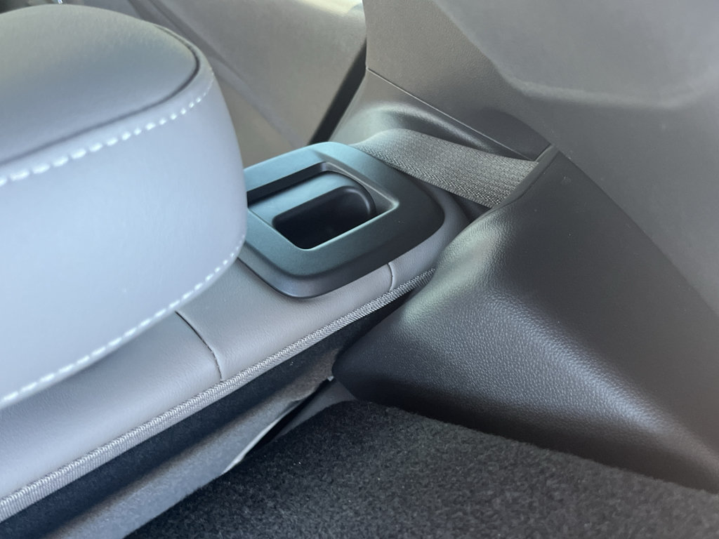 Used 2025 Buick Envista Avenir FWD image 35