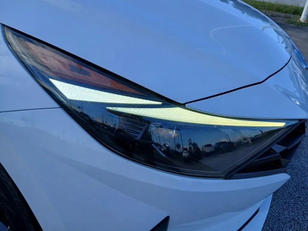 Used 2021 Hyundai Elantra Blue image 14