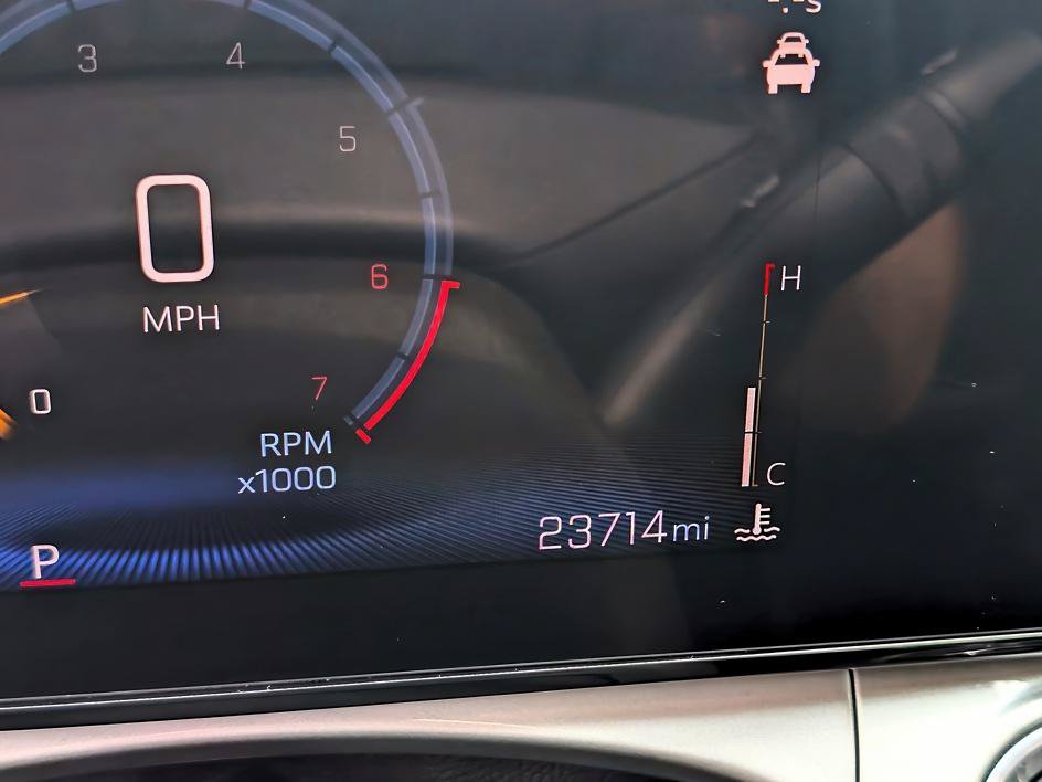 Used 2025 Chevrolet Trax LT FWD image 18
