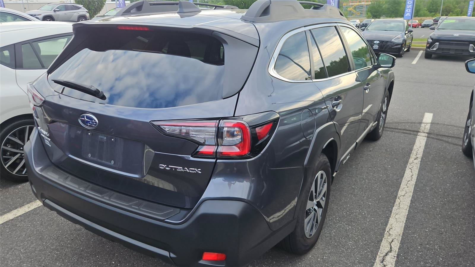 Used 2024 Subaru Outback Premium AWD/4WD image 5