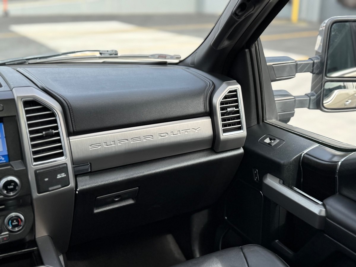 Used 2018 Ford F250 Platinum w/ Platinum Ultimate Package AWD/4WD image 22