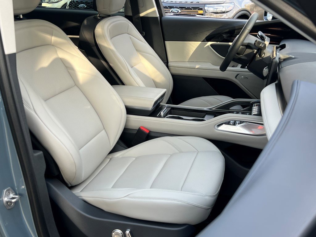 New 2026 Lincoln Nautilus Premier w/ Equipment Group 102A image 7