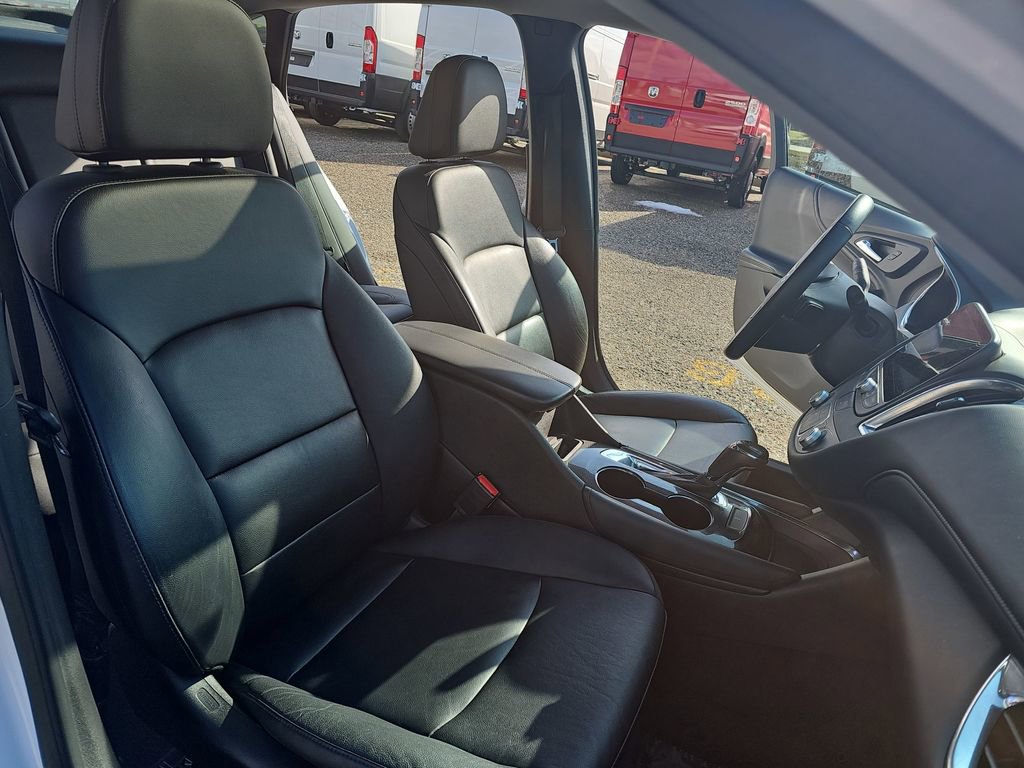 Used 2018 Chevrolet Malibu LT w/ Leather Package image 10
