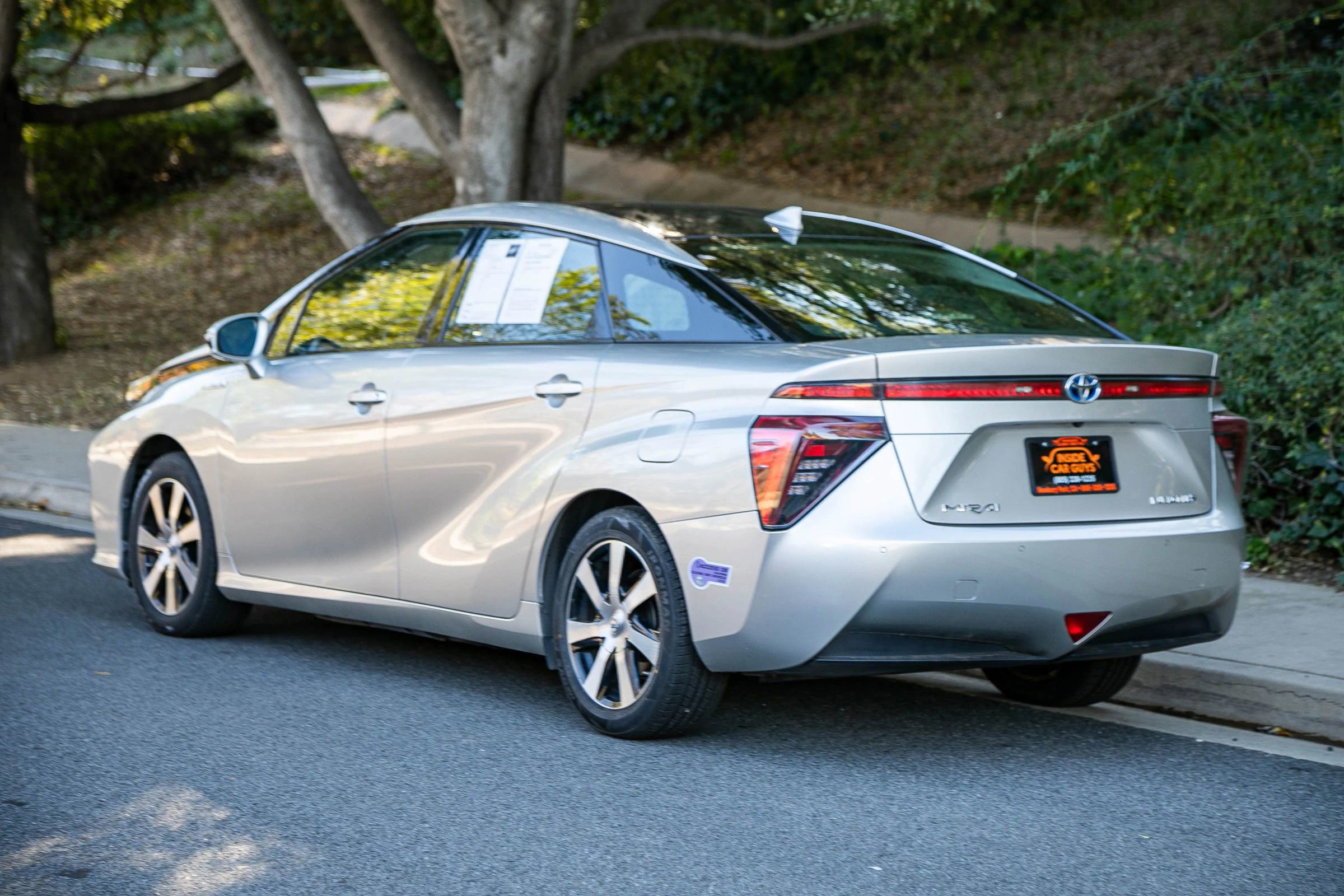 Used 2018 Toyota Mirai FWD image 6