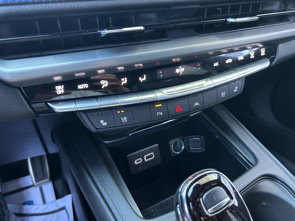 Certified 2024 Cadillac XT4 Sport AWD/4WD image 18
