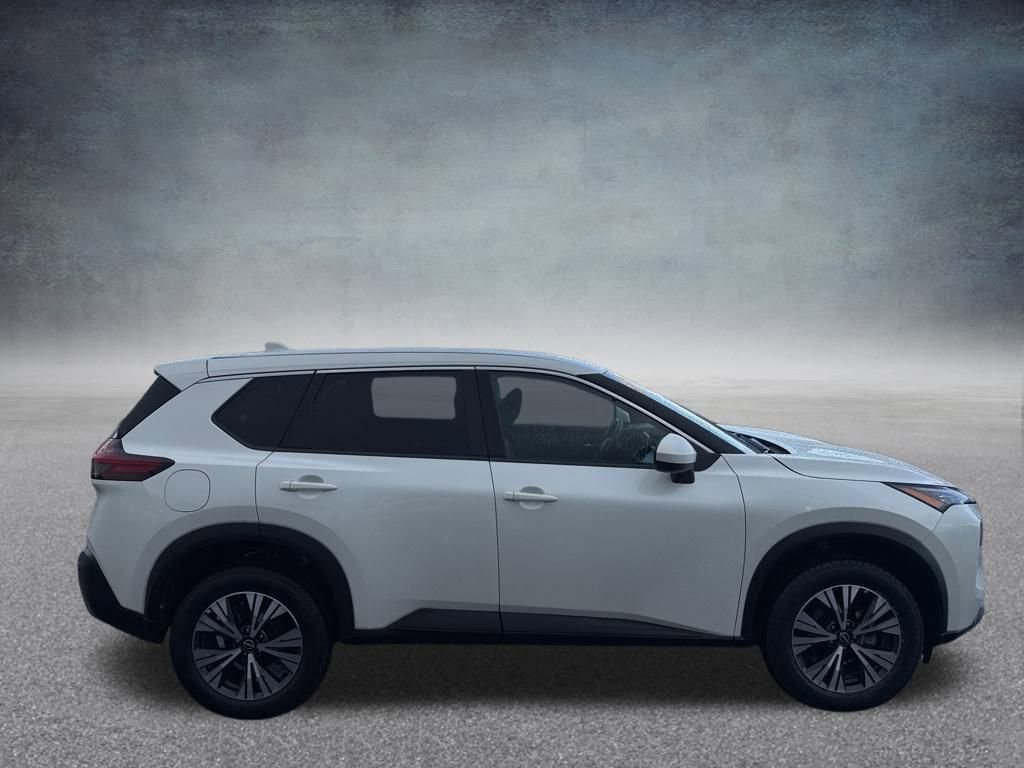 Used 2023 Nissan Rogue SV image 5