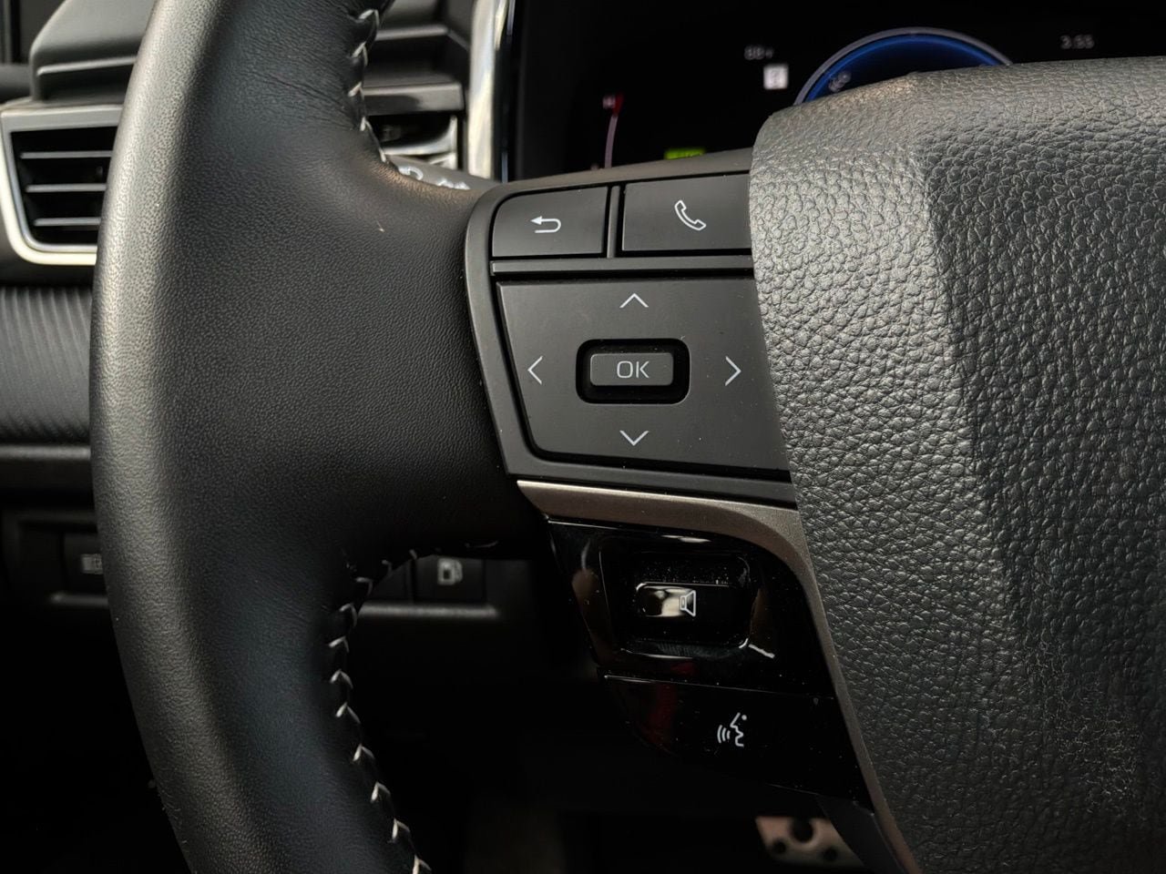 Used 2026 Toyota Camry SE FWD image 34
