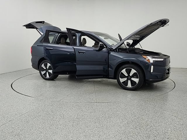 New 2026 Volvo XC90 T8 Plus w/ Protection Package Premier AWD/4WD image 10