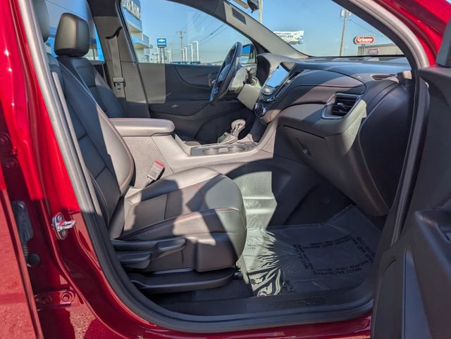 Used 2022 Chevrolet Equinox RS w/ RS Leather Package AWD/4WD image 3