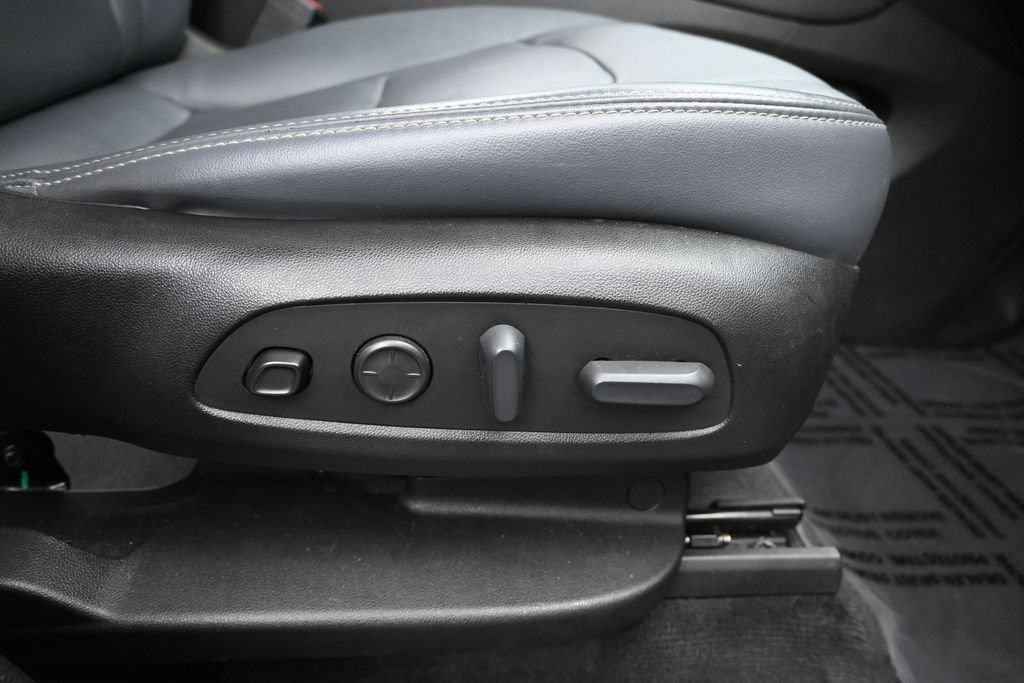 Used 2022 Buick Enclave Premium FWD image 12