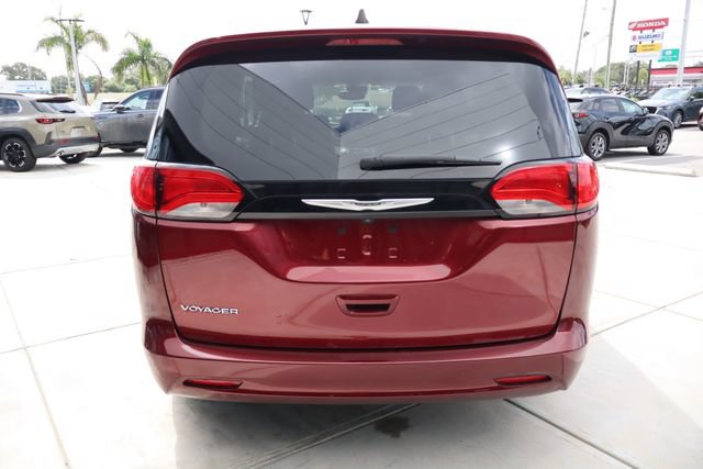 Used 2023 Chrysler Voyager LX FWD image 5
