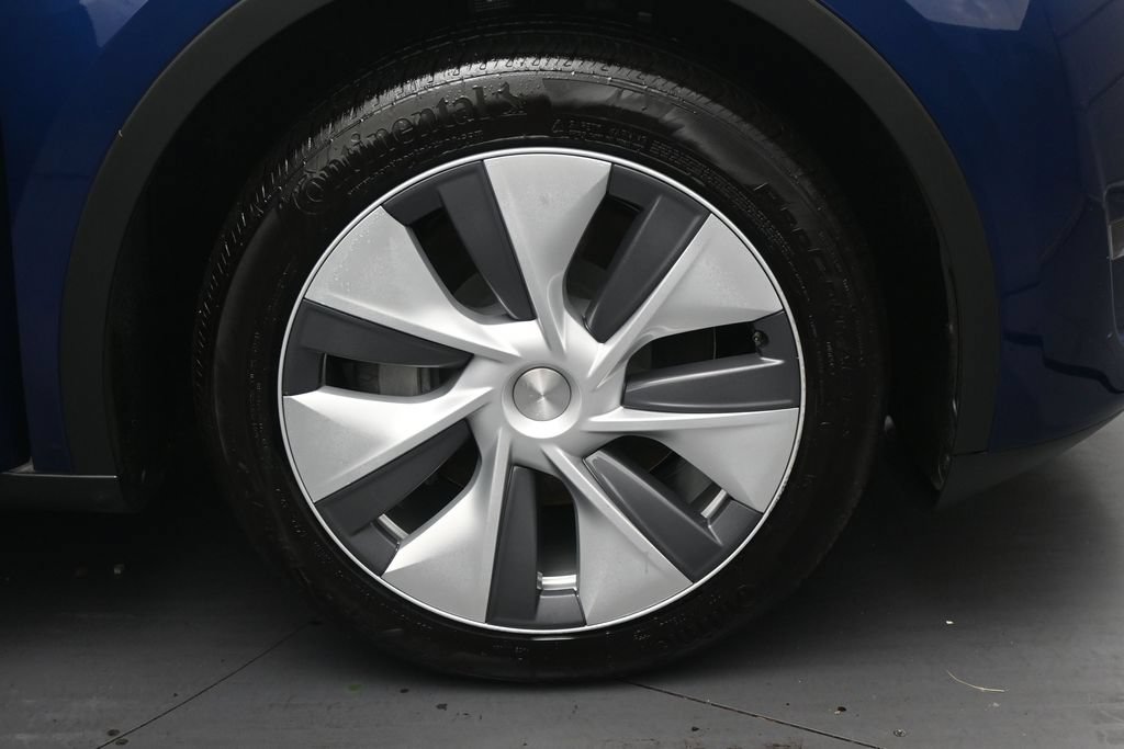Used 2024 Tesla Model Y 2WD image 8