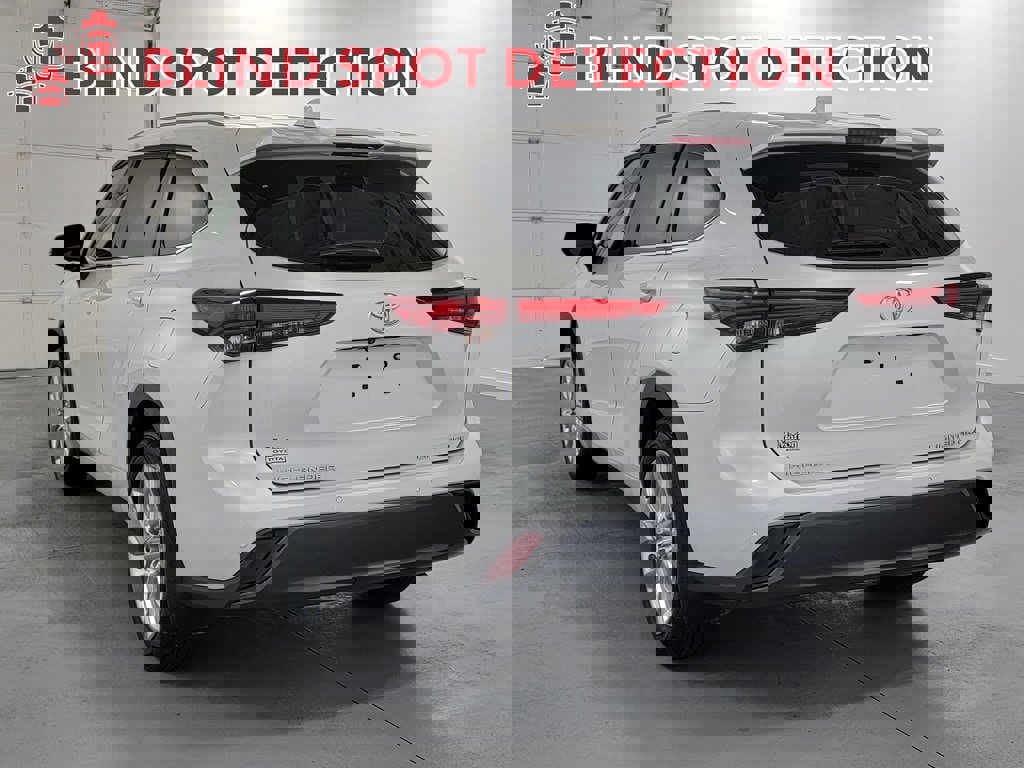 Used 2023 Toyota Highlander Limited image 7