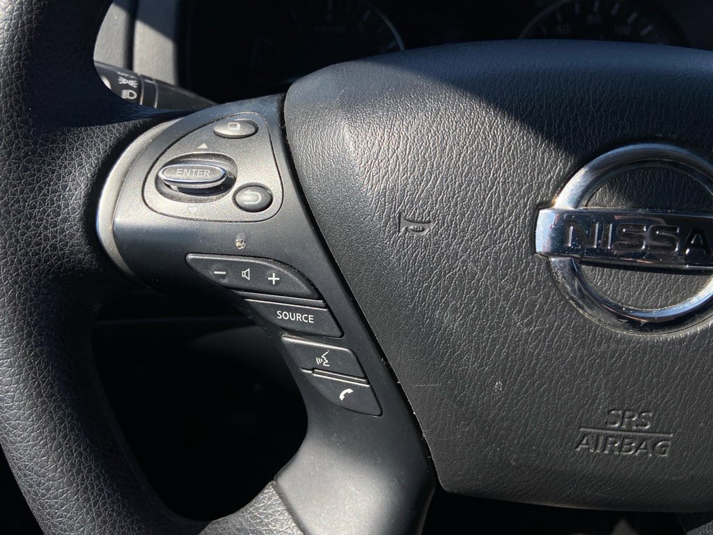 Used 2020 Nissan Pathfinder S image 23