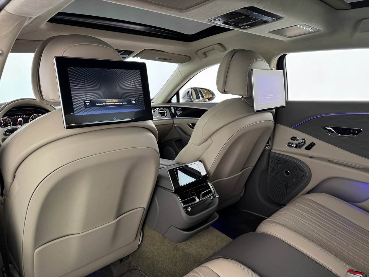 Used 2023 Bentley Flying Spur Azure image 29