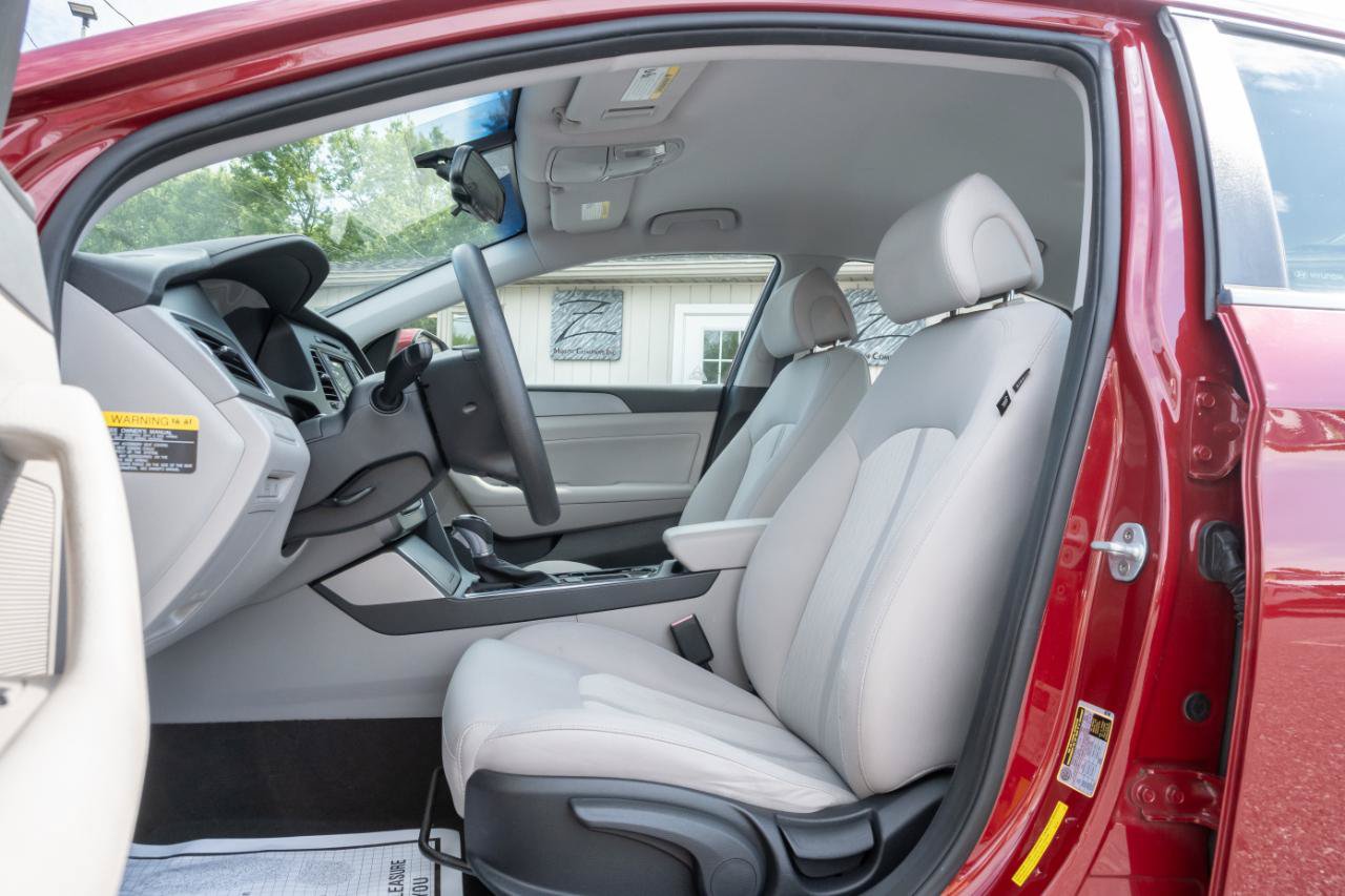 Used 2016 Hyundai Sonata SE FWD image 13